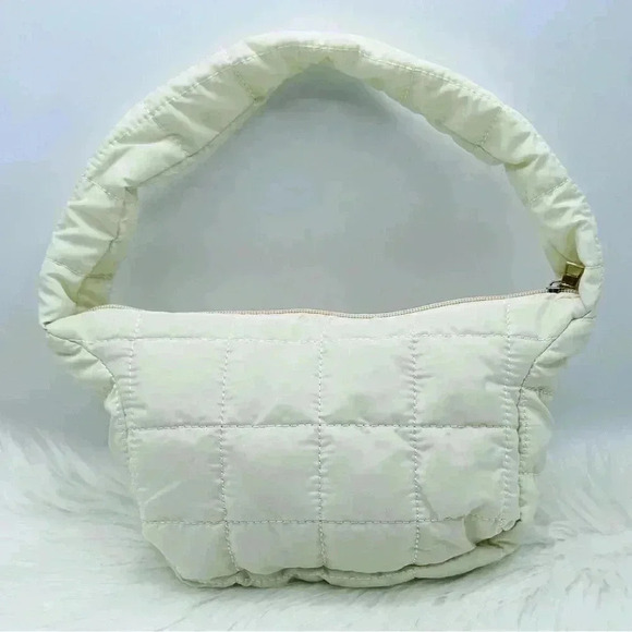 Woman’s Cloud Feel Puffer Quilted Shoulder Bag in Cream White - Picture 1 of 7